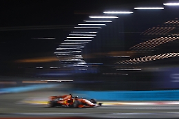 F1, a Singapore il trionfo Ferrari: doppietta delle Rosse, vince Vettel davanti a Leclerc