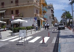 Catania, al via lavori notturni per le strisce pedonali sul lungomare