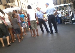 Catania, ambulante della Fiera prende a sprangate vigile urbano
