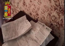 Catania, in un appartamento la fabbrica di documenti falsi