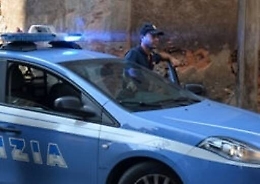 Catania, rapinano &laquo;coppietta&raquo; ma la Polizia li arresta subito