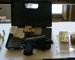 Catania, sequestrata pistola in quartiere video sorvegliato