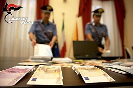 Catania, si spaccia per funzionario dell&rsquo;Asp per avere prestiti