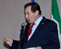 Centomila euro in più per i consulenti di Crocetta: protestano opposizioni