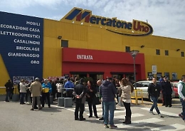 Domenica chiude Mercatone Uno: lo sconforto dei 99 dipendenti