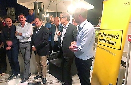 Ecco il "Papeete" dei Nello boys «Musumeci è il più pulito»