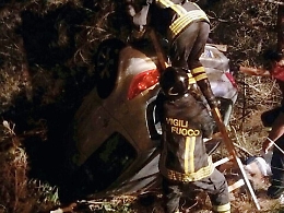 Finisce nella scarpata ma resta illeso