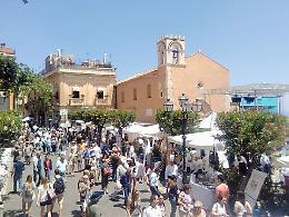 Taormina teme l'effetto guerra: &laquo;Stanno aumentando le disdette&raquo;