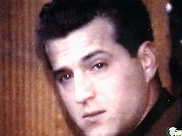 Sulla stele che ricorda Livatino anche i fiori del suo assassino