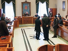 Commissioni, è scoppiato il caso