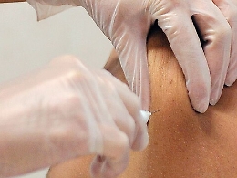 Allarme meningite, ragazzi in fila nelle Asp per la profilassi