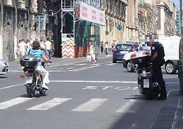 In giro per Catania violando le regole In moto senza casco, niente vigili n&eacute; multe