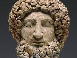 La testa di Ade farà ritorno in Italia il museo Getty restituirà l’opera al museo di Aidone
