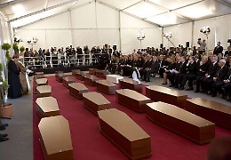 Naufragio, racconto dell’orrore dei superstiti «Tanti uccisi a bastonate prima del viaggio»