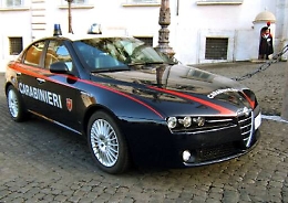 Operaio anzich&eacute; ristrutturare ruba in casa e poi chiede riscatto