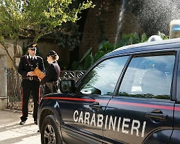 Palermo, ferisce la moglie con un punteruolo e tenta la fuga, arrestato