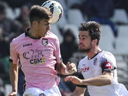 Poche occasioni e tanti sbadigli Cesena e Palermo non si fanno male