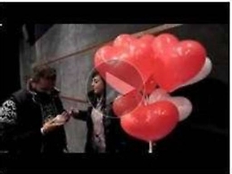 Proposta di matrimonio al cinema di Agrigento Sul maxi schermo: «Mi vuoi sposare? »