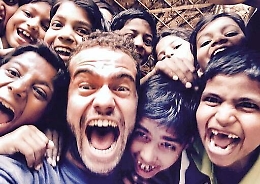 Quei siciliani volontari in giro per il mondo ”Noi in prima linea per aiutare gli altri”