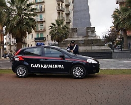 Rapina in casa nel Nisseno, un ferito