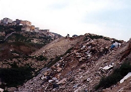 Scoperte due discariche abusive ad Acate, denunciati i proprietari dei terreni