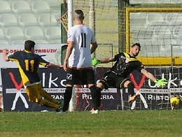Un brutto Messina crolla in casa contro la Juve Stabia: e i tifosi contestano