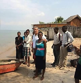 Tot&ograve; Cuffaro &egrave; arrivato in Burundi Ecco le prime foto scattate a Cimbaye