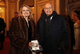 Catania, la prima del Bellini tra freddo e pellicce