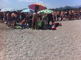 Bimbo di cinque anni muore annegato Tragedia sulla spiaggia di Fiumefreddo