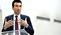 Il ministro Martina: «Sos Sicilia risposte serie dall’Ue Misure per gli agrumi»