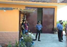 Orrore a Palagonia, uccisa coppia: lui sgozzato, lei giù dal balcone