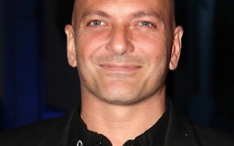 Messinese si finge «pornodivo» per «conquistare» showgirl