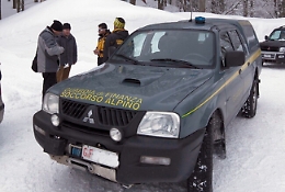 Vanno in cerca di funghi e si perdono sull'Etna: salvati dalla GdF