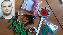 San Gregorio, in casa pistola e abiti rubati