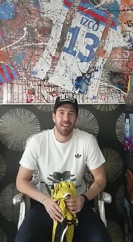 Dal Papu Gomez e Izco, le maglie all'asta per aiutare chi combatte il virus