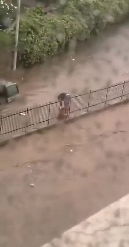 Maltempo a Palermo: famiglia in pericolo in via Brunelleschi