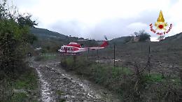 Auto impantanata tra Mineo e Grammichele, arriva l'elicottero dei vigili del fuoco