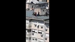 A Palermo la grigliata sui tetti finisce male: arriva un elicottero della Polizia