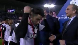 Supercoppa, Ronaldo rifiuta la medaglia d'argento e la rete lo accusa: &laquo;Non sa perdere&raquo;