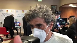 Il primo medico siciliano vaccinato: «Dal mondo sanitario un esempio  per raggiungere l'immunità solidale»