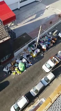 Catania, via Mascagni: dalla sera alla mattina &egrave; un cumulo di rifiuti