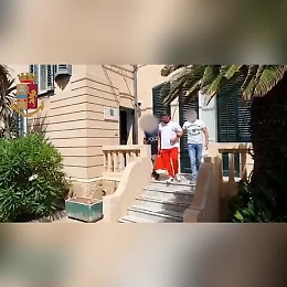 Mondello, arrestati i rapinatori seriali di borse