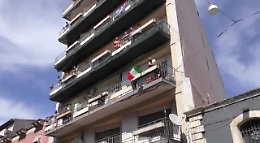 25 Aprile a Catania, "Bella Ciao" sui balconi di viale Libertà