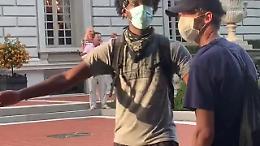 Saint Louis, coppia punta le armi contro i manifestanti