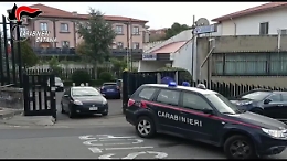 Falsificavano oggettistica Thun a Belpasso: denunciate