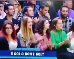 Avanti Un Altro, Bonolis ironizza su Juve e "aiutini" degli arbitri ed è bufera