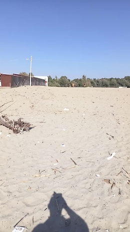 Catania, spiaggia libera N 2 sporca e insicura