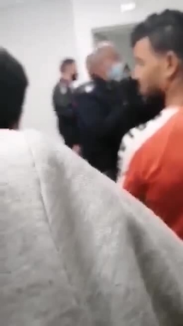 Schiaffi ai migranti, poliziotto nei guai: gip di Agrigento ha chiesto incidente probatorio