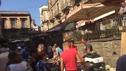 "Giovanotto, occhio" disse il pescivendolo al grillino Di Battista