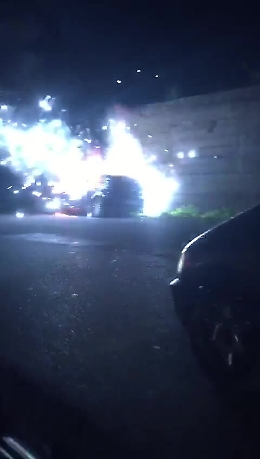 Auto in fiamme tra Catania e Misterbianco, in un video il momento dell'esplosione